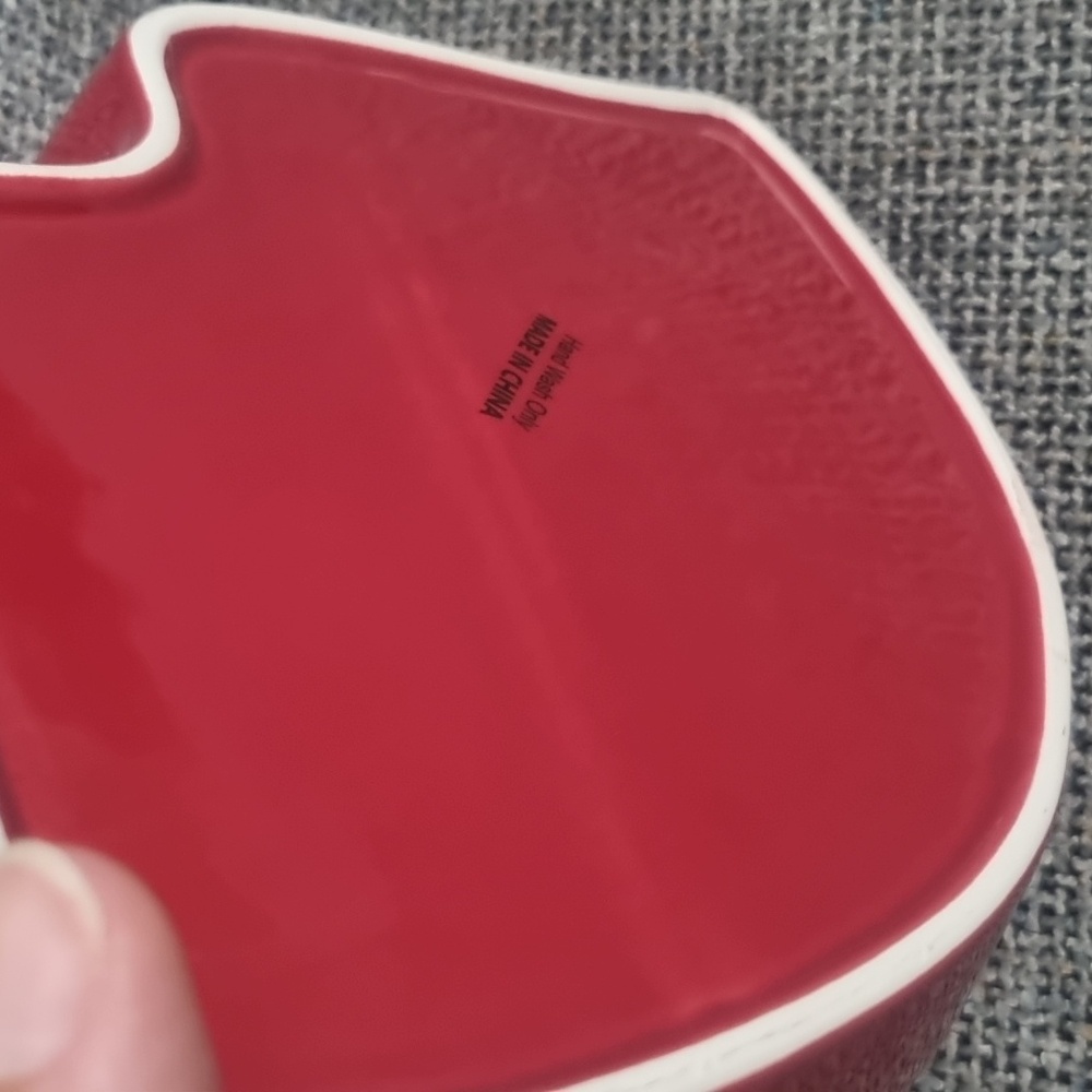 Ceramic Red Lips Shaped Tray - Picture 7 of 8